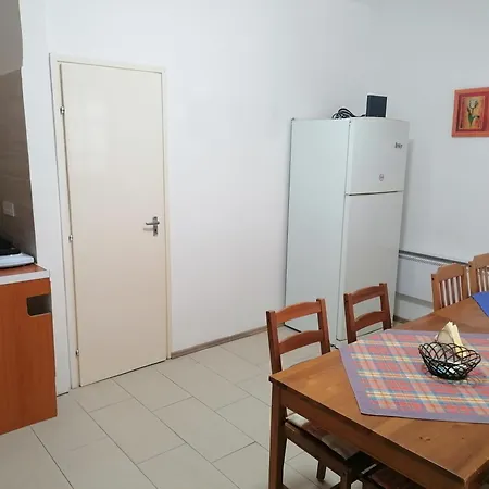 Luna Vendeghaz Apartmán *