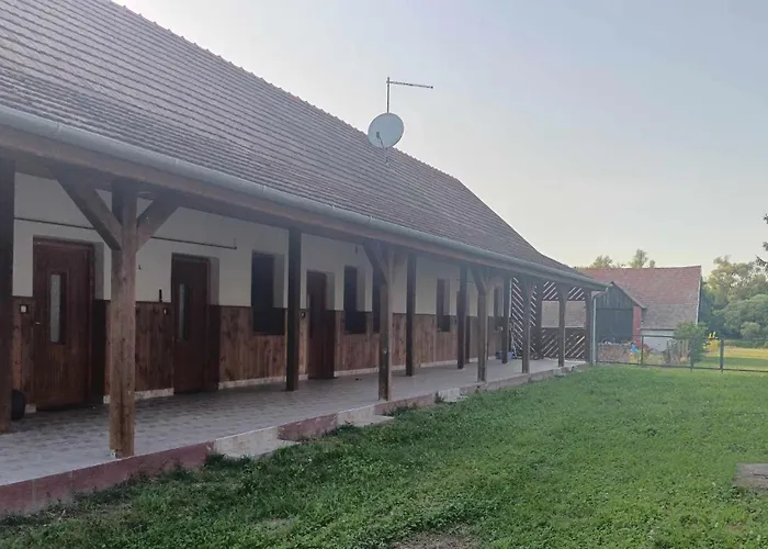 Luna Vendeghaz Apartment